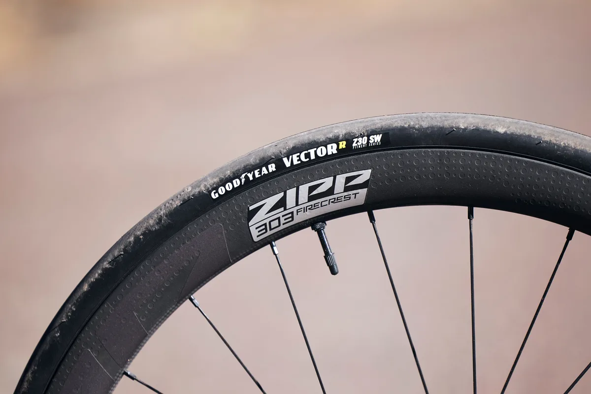 Goodyear Vector R 230 SW tyre.