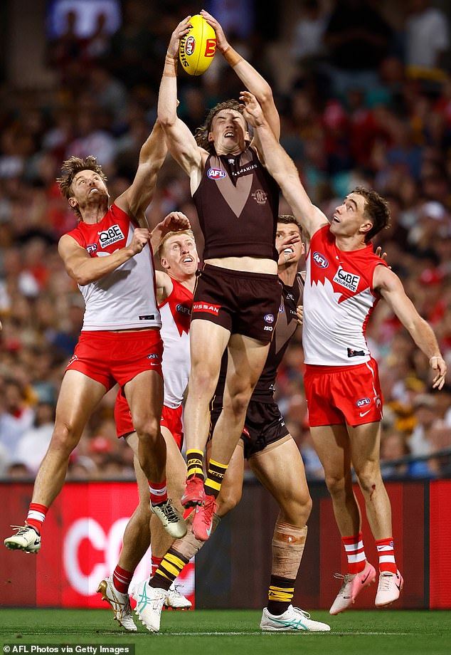 Last season, had the rule been in place, Sydney (10th) would have played against Gold Coast (7th) and Hawthorn (8th) would have played the Western Bulldogs (9th)