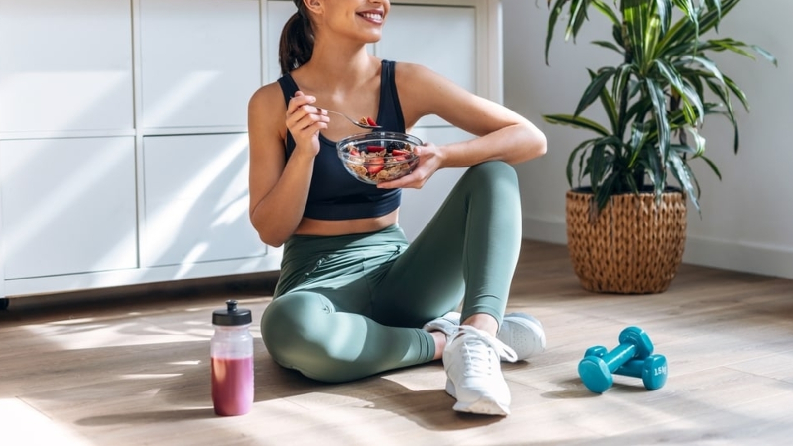 Mom of 2 with 'no time for gym and calorie tracking' shares her top 8 fitness secrets: No strict diet or meals after 6pm