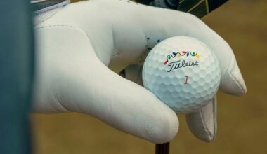 The limited-edition Christmas version of the Titleist Pro V1x.