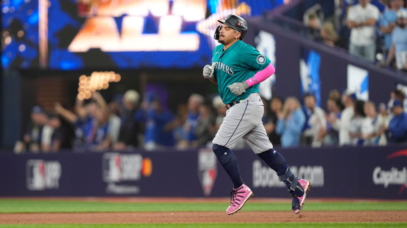 Josh Naylor, Mariners agree to 5-year contract, sources say