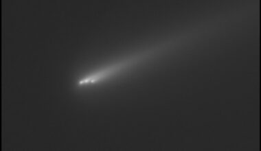 Comet C/2025 K1 ATLAS: several small nuclei are visible. 18 Nov. 2025.