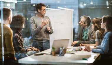 AI Deriving Clinically Apt Mental Health Assessments Gets Sharply Uplifted Via Dynamic Prompt Engineering