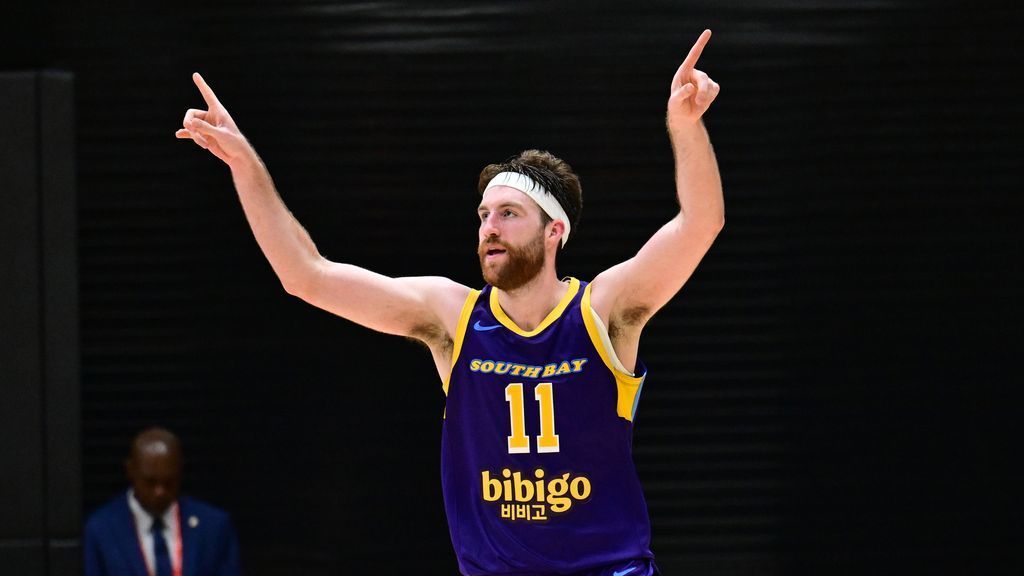 Lakers sign ex-Gonzaga star Drew Timme to two-way deal