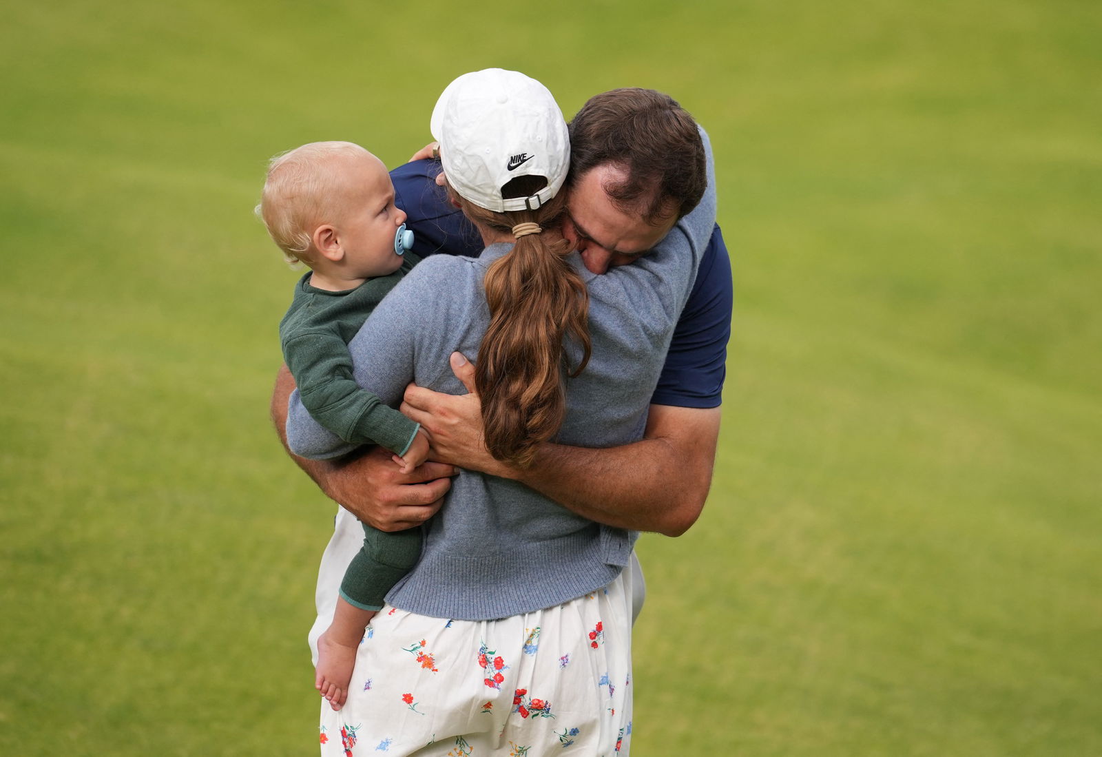 Scheffler with wife Meredith and son Bennett