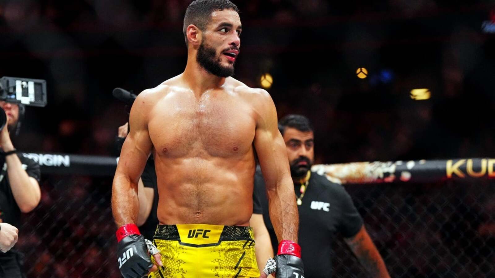 UFC Fight Night: Gabriel Bonfim uses flying knee to TKO Randy Brown