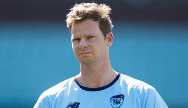 Smith queries England's all-out speed approach