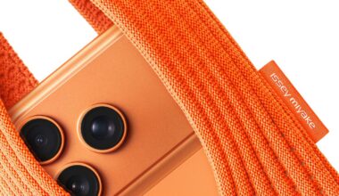 Apple iPhone Pocket: New ‘piece of cloth’ carry case labelled an expensive sock