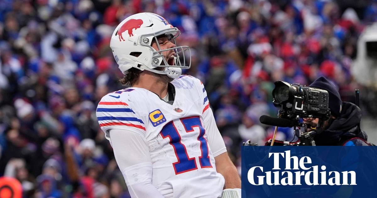 NFL roundup: Allen sets record in Bills’ wild win over Bucs; Rodgers injured in Steelers victory | NFL