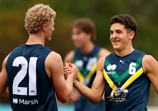 Lindsay (right, with fellow top prospect Harley Barker) is one of the most dedicated players in the 2025 draft pool.