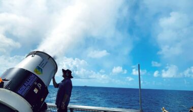 Royal Society says ‘dimming’ the sun risky but may cool the planet