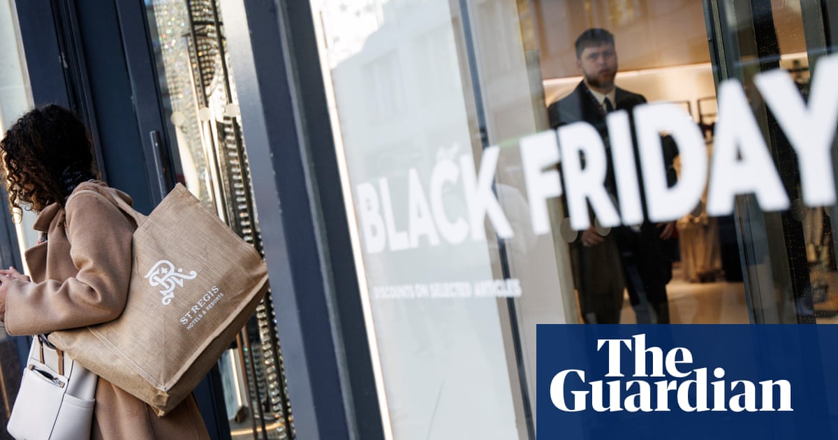 People in the US: how are your holiday shopping plans being affected by Trump’s tariffs and the cost of living? | Black Friday