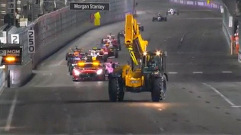 Near-miss accident with crane in F1 Las Vegas weekend