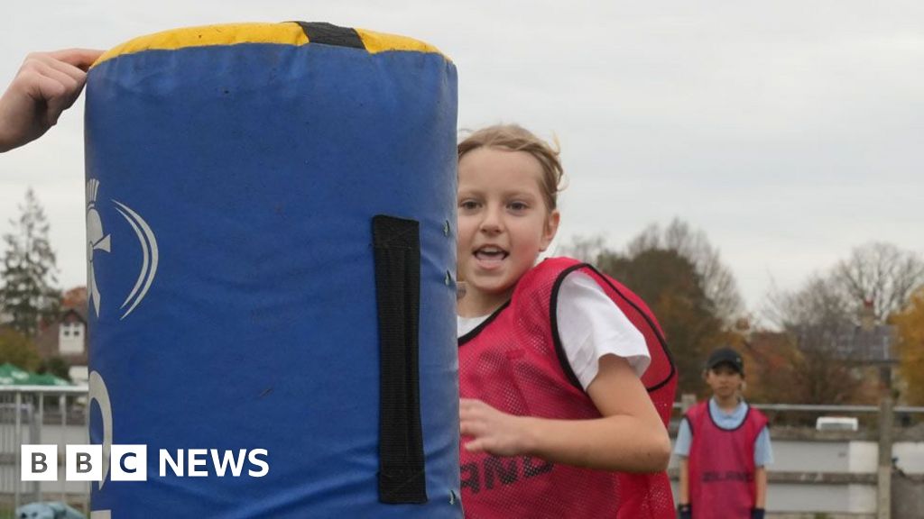 Cambridge Rugby Club hosts first girls' schools taster event