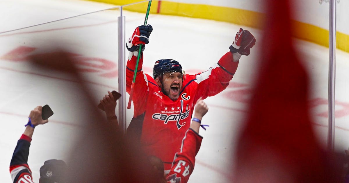 Ovechkin scores his 900th NHL goal - then the goalie wants to steal the puck