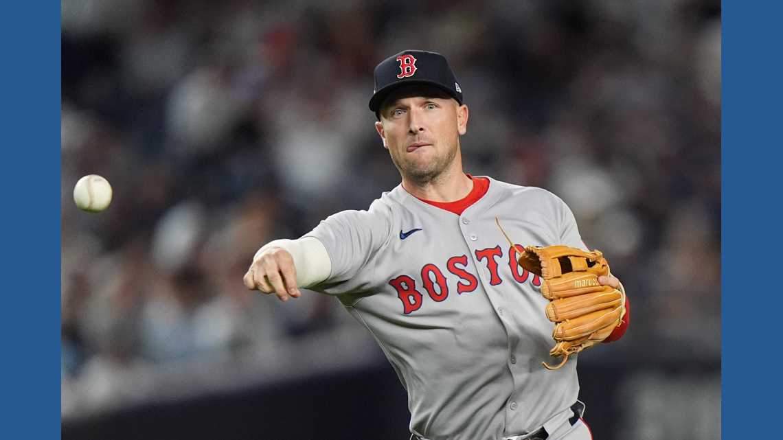 Trevor Story declines to opt out, keeps contract with the Red Sox