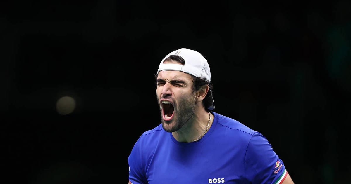 Brilliant Berrettini brings Italy to brink of final - Davis Cup