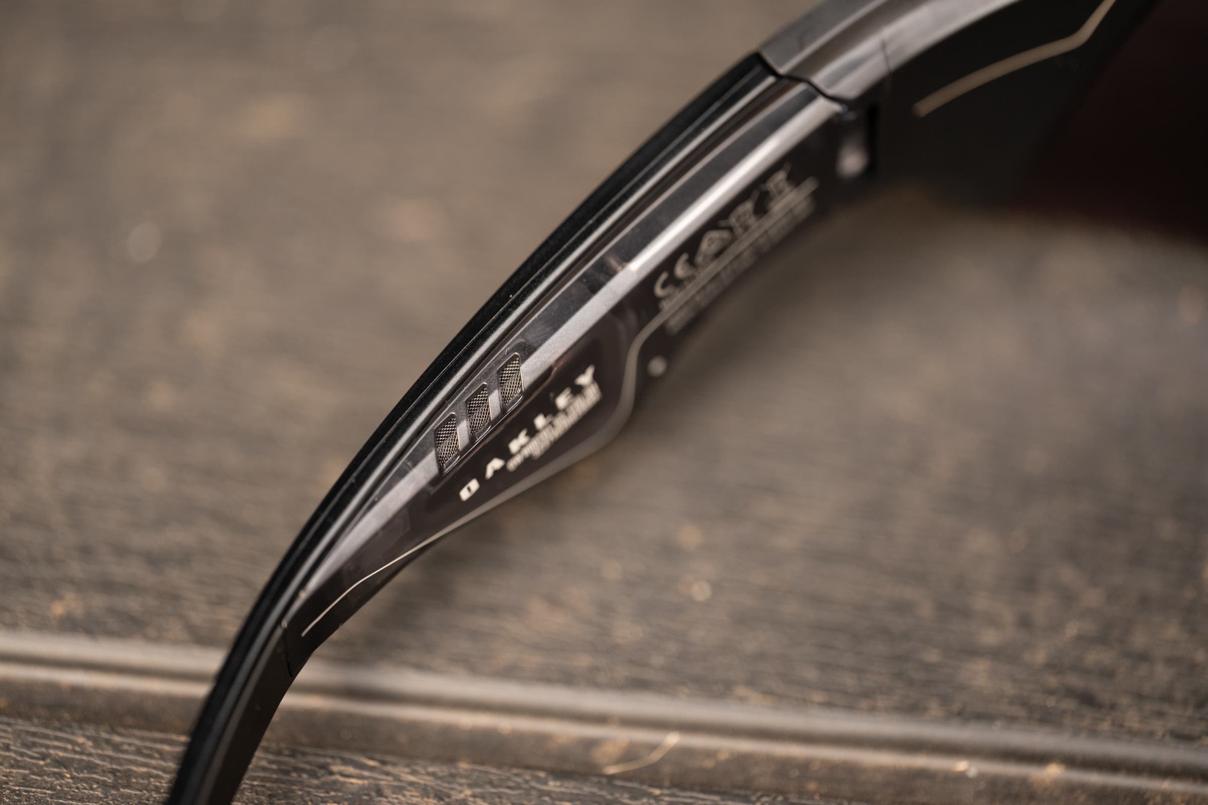 Oakley Meta Vanguard glasses detail of arm buttons