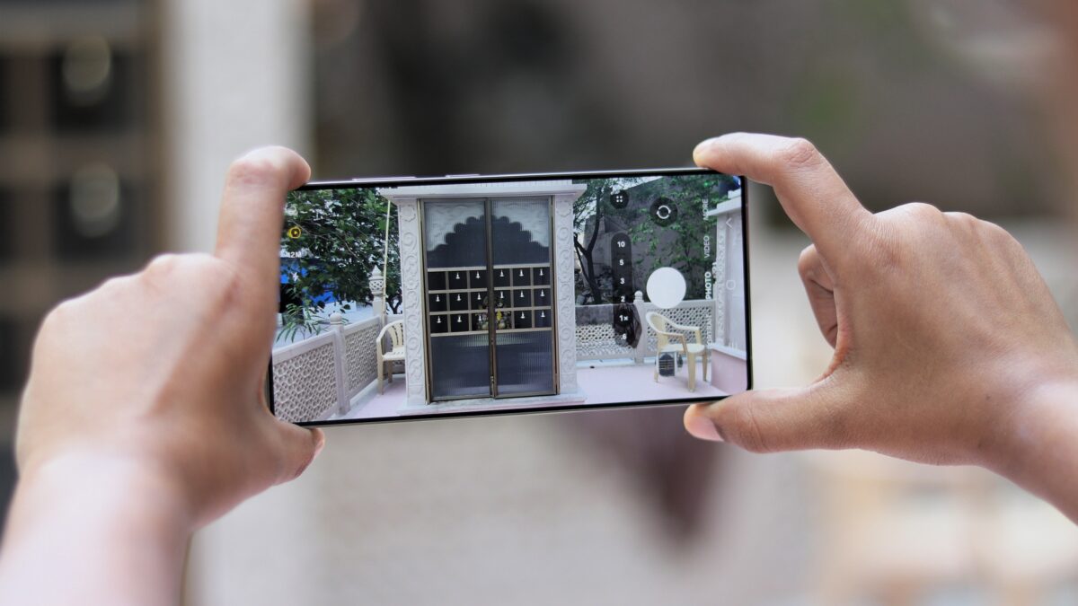 Grab your popcorn, leakers are fighting over the Galaxy S26 Ultra