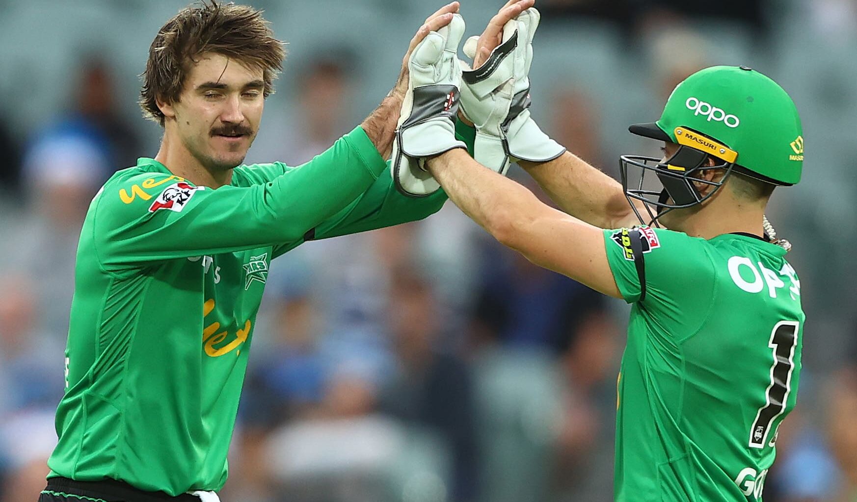 ADELAIDE, AUSTRALIA - JANUARY 22: Clint Hinchliffe of the Stars celebrates taking the wicket of Jake Weatherald of the Strikers during the Big Bash League match between the Adelaide Strikers and the Melbourne Stars at Adelaide Oval on January 22, 2020 in Adelaide, Australia. (Photo by Robert Cianflone/Getty Images)