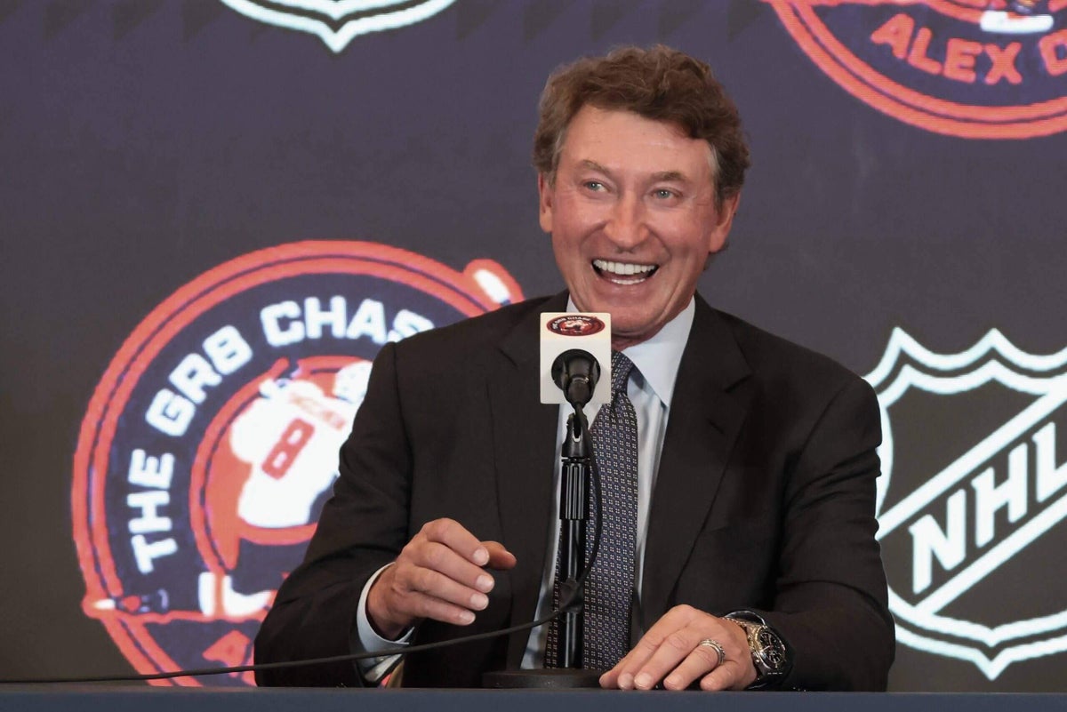 Wayne Gretzky breaks silence on political backlash: ‘I’m a Canadian for life’
