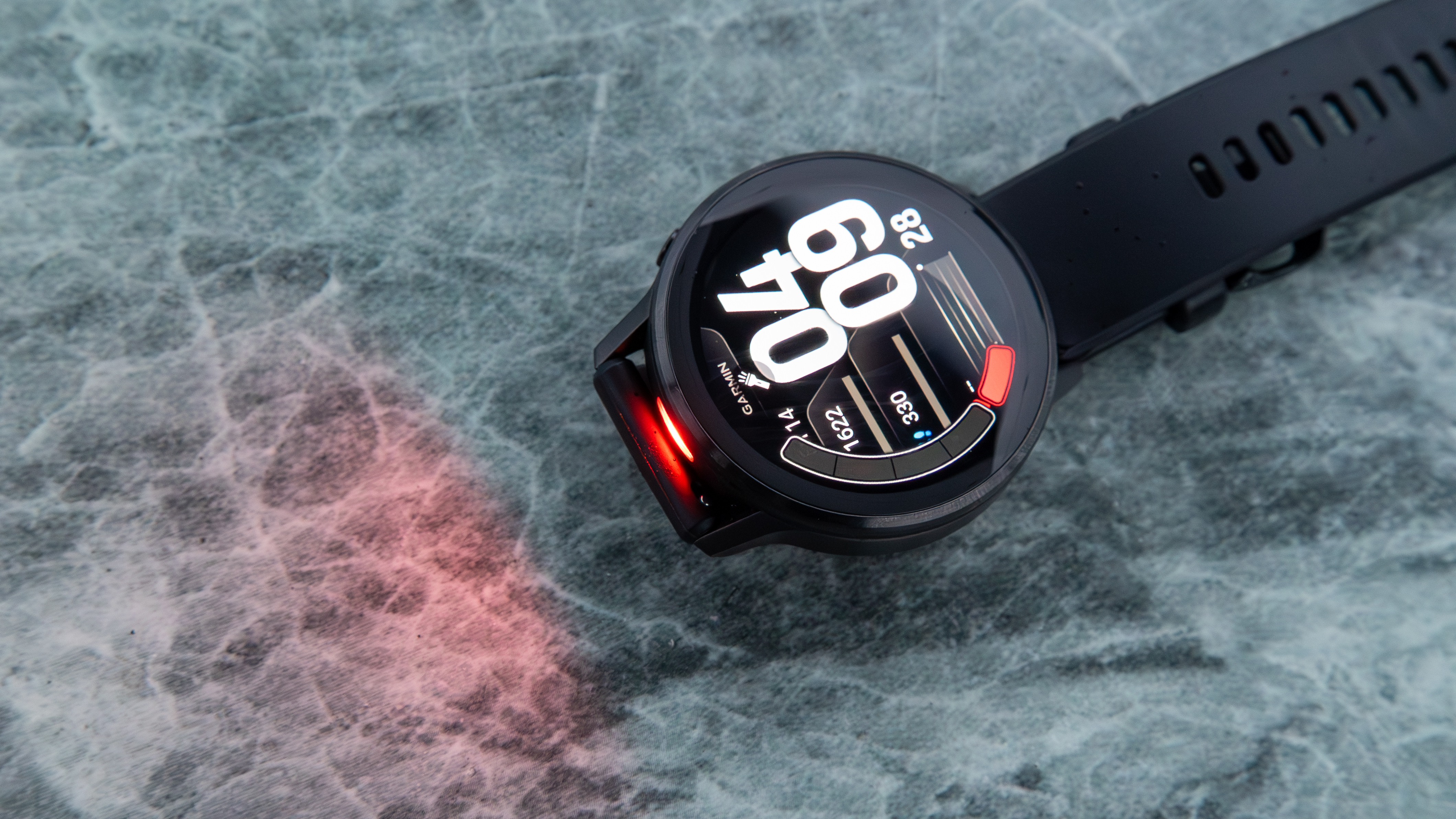 Garmin Venu 4 red flashlight