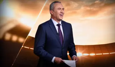 MARK BERETTA leaving Channel 7's SUNRISE