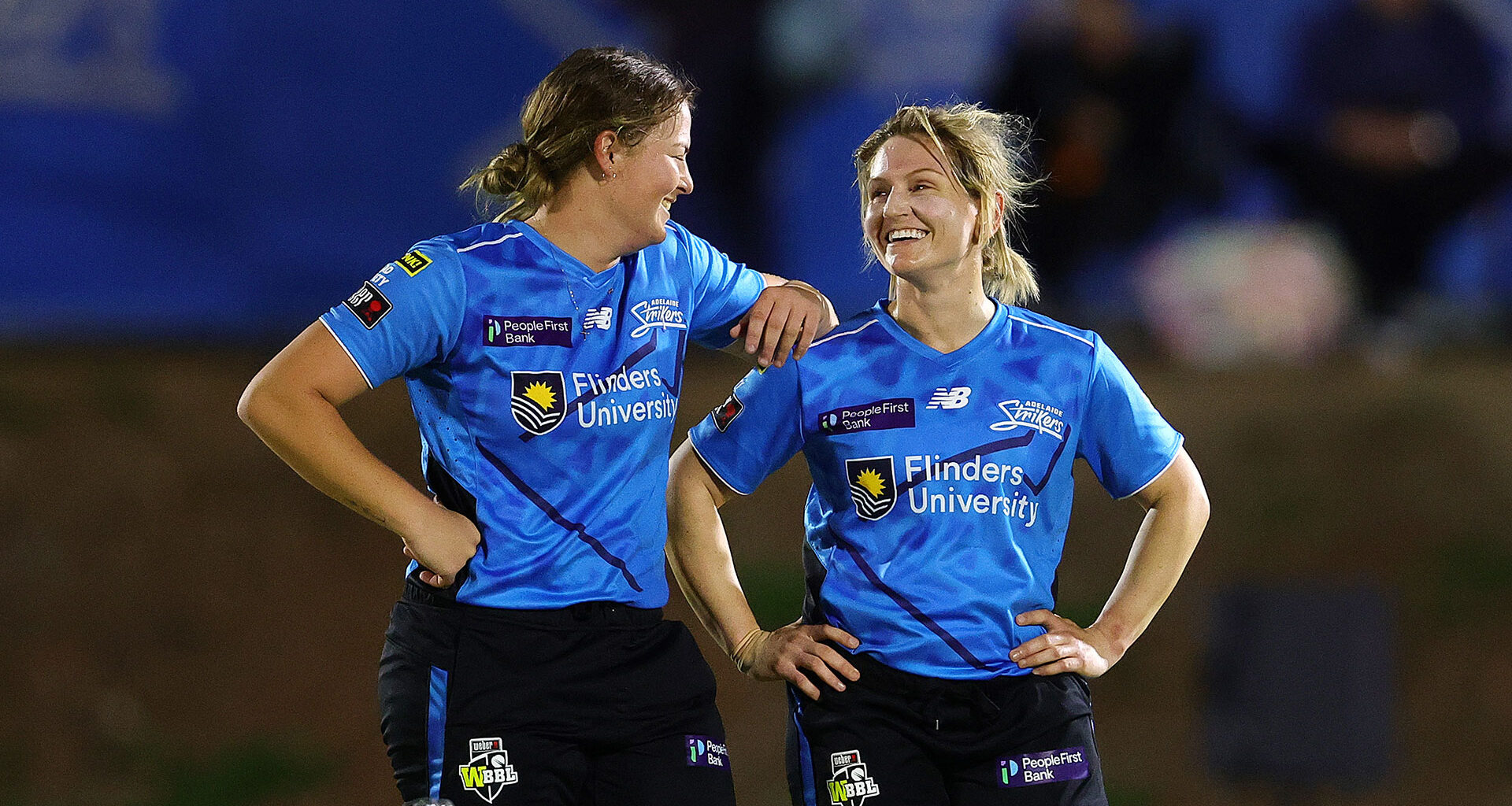 Strikers scamper home over Heat in last-ball thriller