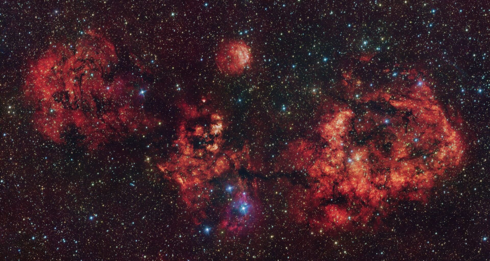 Astronomers capture vast cosmic bat spreading its wings in time for Halloween (photo)