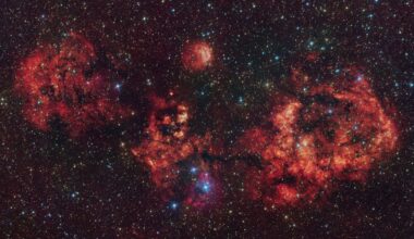 Astronomers capture vast cosmic bat spreading its wings in time for Halloween (photo)