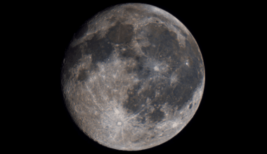 Scientists Finally Reveal What’s Inside The Moon — And It’s Unlike Anything We Expected!