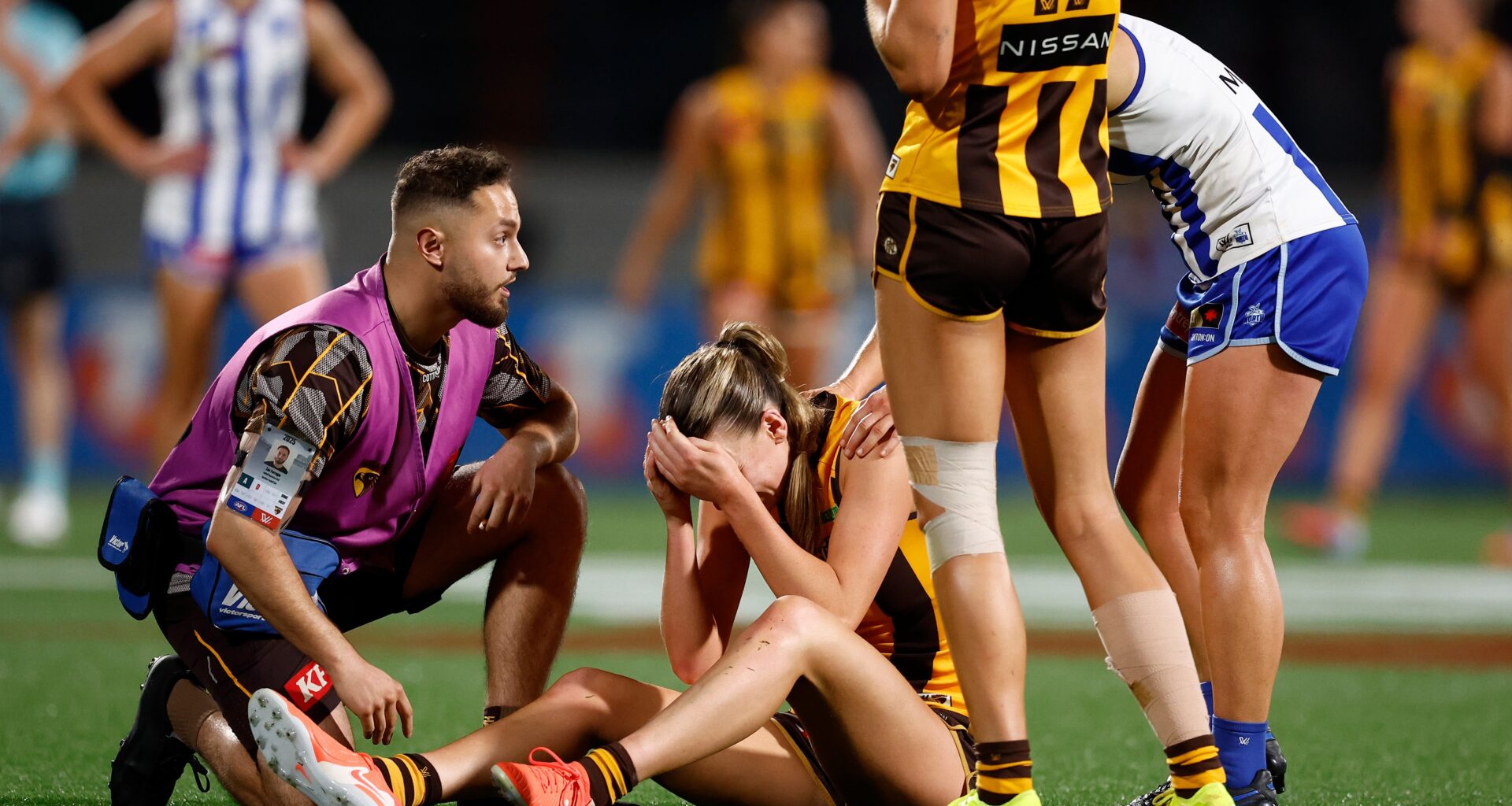 Injury watch at Hawks training, Crows' big call