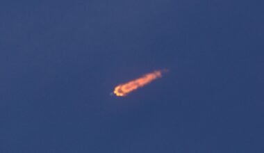 First booster of the developed SpaceX rocket fails during test