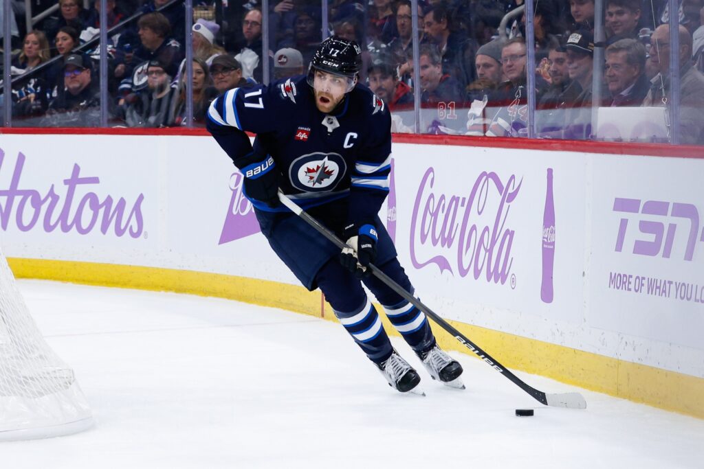 Jets Sign Adam Lowry To Five-Year Contract Extension
