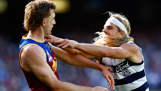 Bailey Smith shoves Harris Andrews.