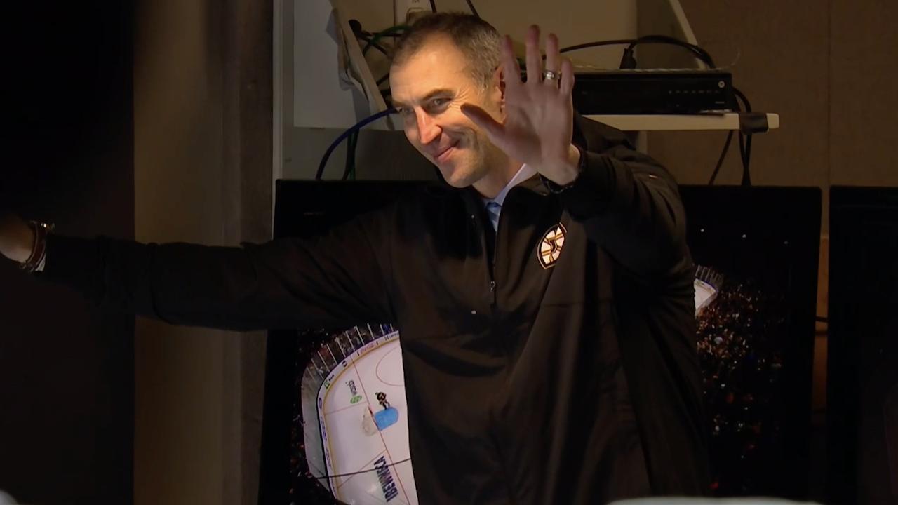 Chara gets ovation from fans after Hall of Fame induction