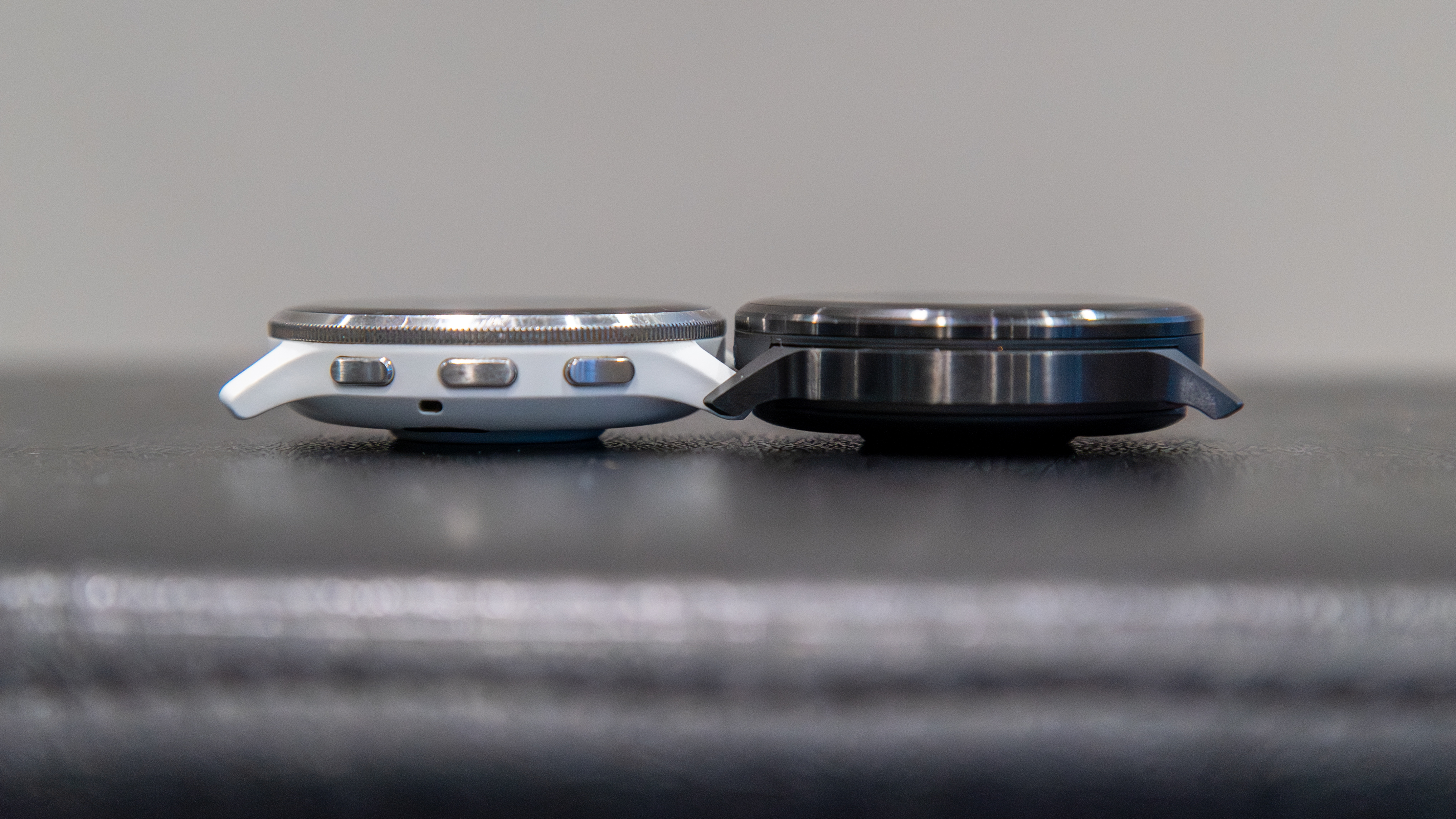 Garmin Venu 4 and Venu 3 thickness