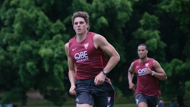 Charlie Curnow in action at the Sydney Swans preseason training.