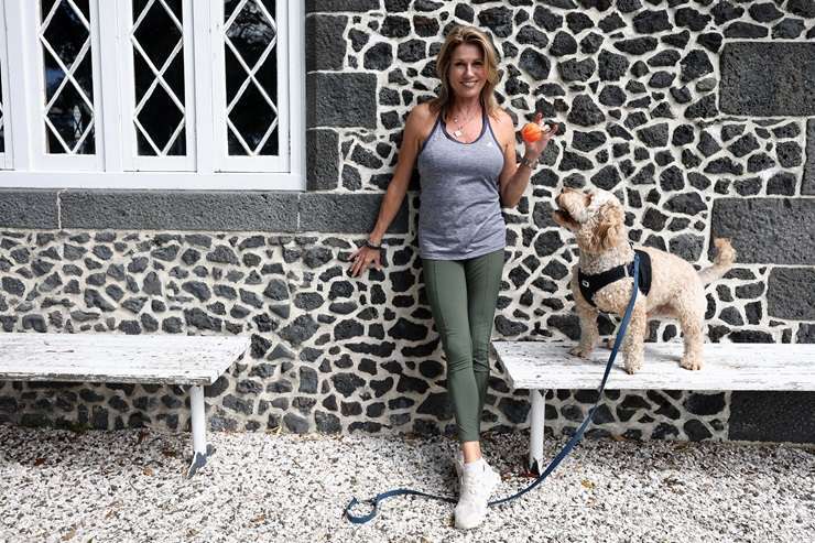 Snap! Paul Glover and Jayne Kiely share a love of blue blazers and jeans. Photo / Supplied
