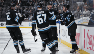 Mammoth recover, score 5 straight to deny Sabres 1st road win