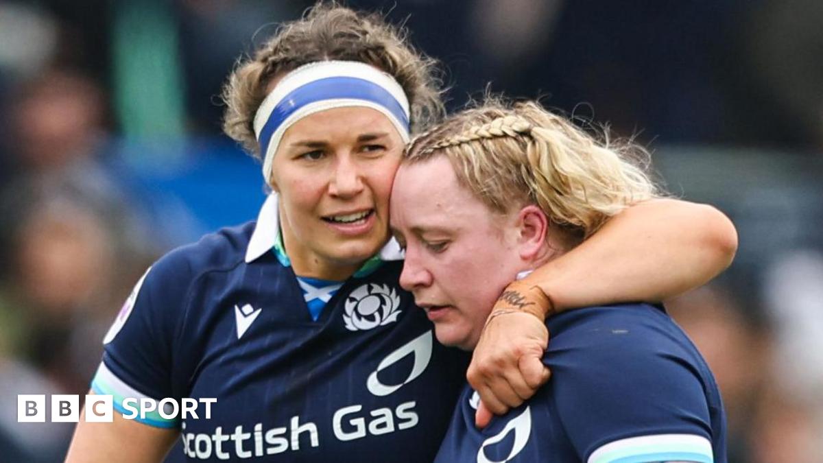 Scotland players Rachel Malcolm and Lana Skeldon