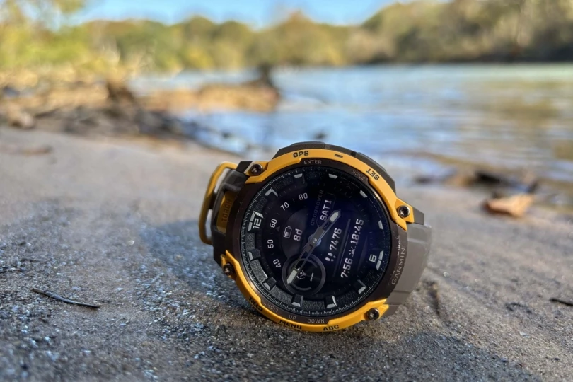 garmin instinct crossover amoled outdoors 3
