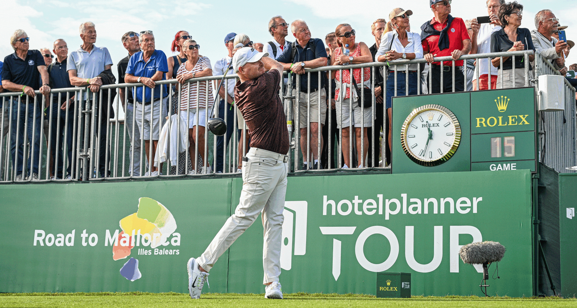 James Morrison hits a tee shot off the first at the 2025 Rolex Grand Final