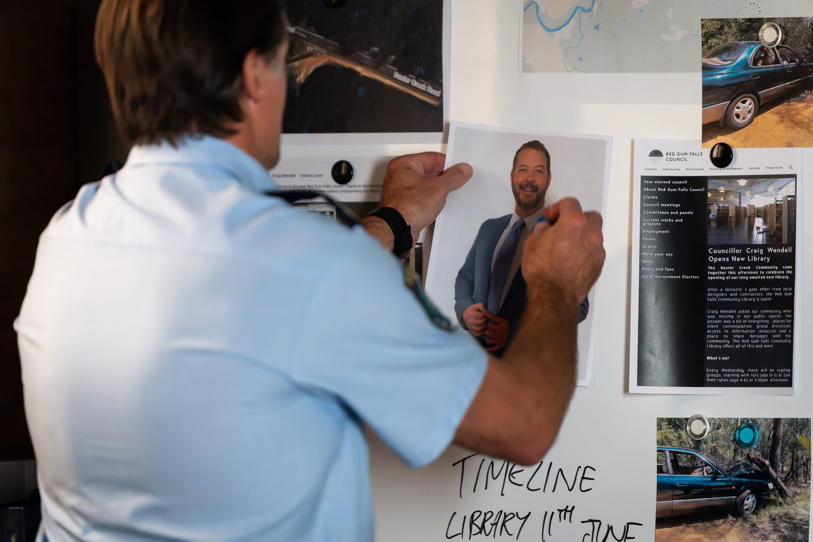 david langham updates his investigation board in home and away