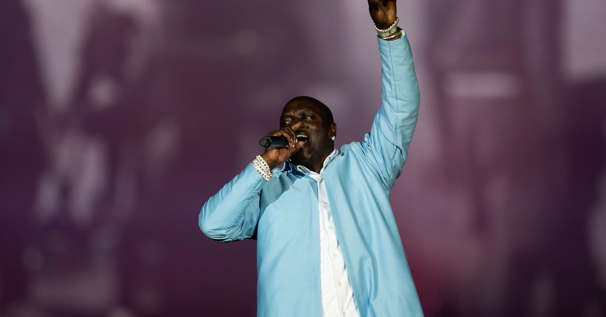 RnB star Akon arrested in US after missing court date