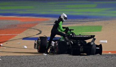 F1 Qatar Grand Prix live updates: Race latest as Piastri leads, Verstappen gets past title-hunting Norris