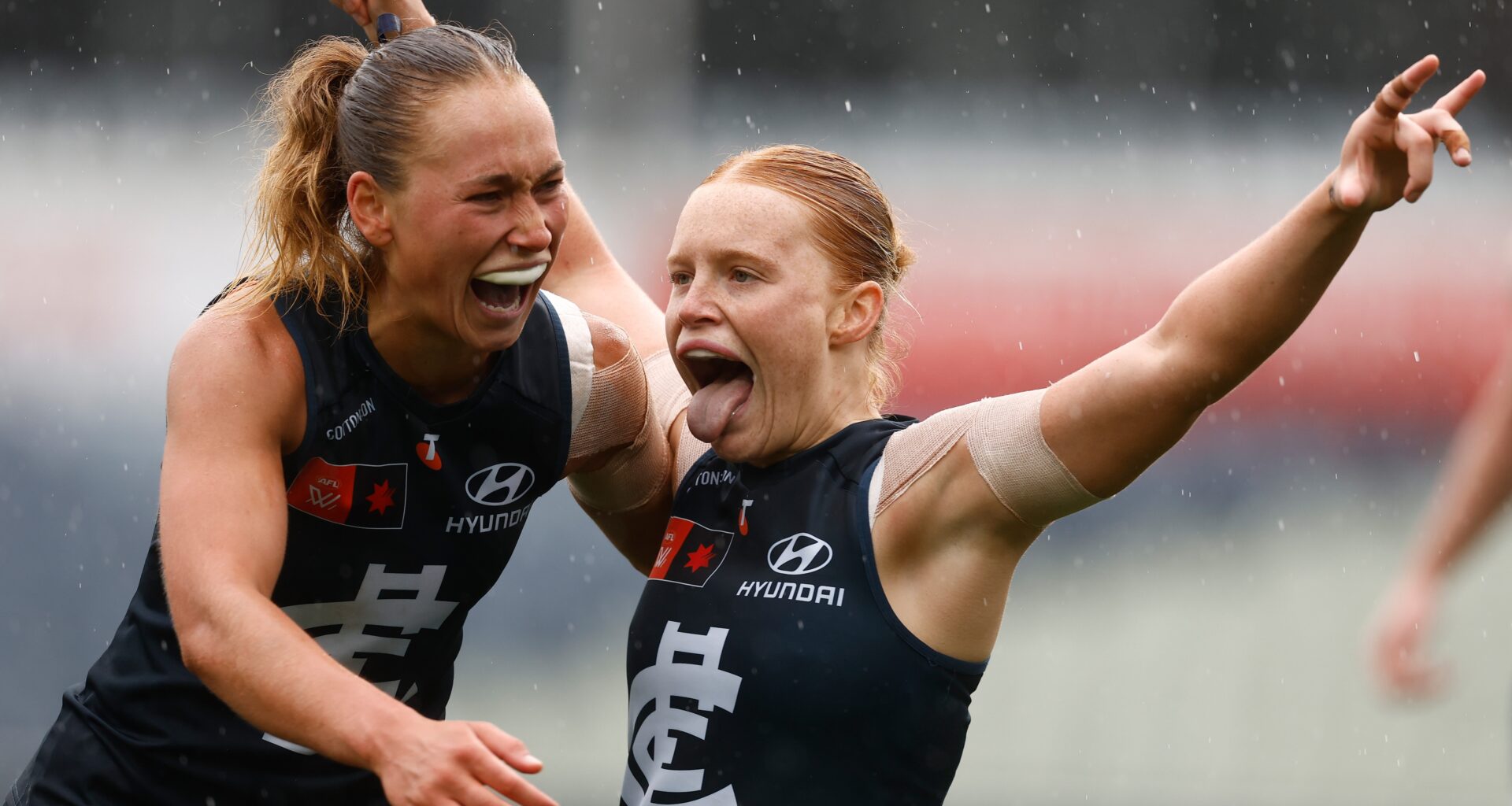 Blues blitz Eagles in the wet to set up Hawks semi-final