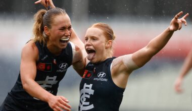 Blues blitz Eagles in the wet to set up Hawks semi-final