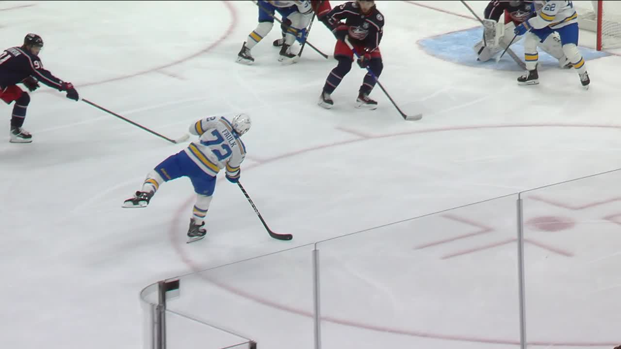 Faulk rings in opener | NHL.com