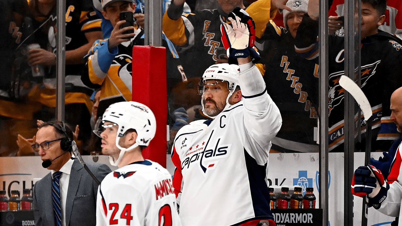 Penguins' fans salute Ovechkin | NHL.com